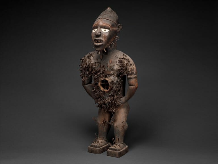 Know the value of African statuary Connaitre la valeur d'une statuette africaine